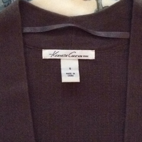 Adorable Kenneth Cole cap sleeve sweater - Picture 2 of 3